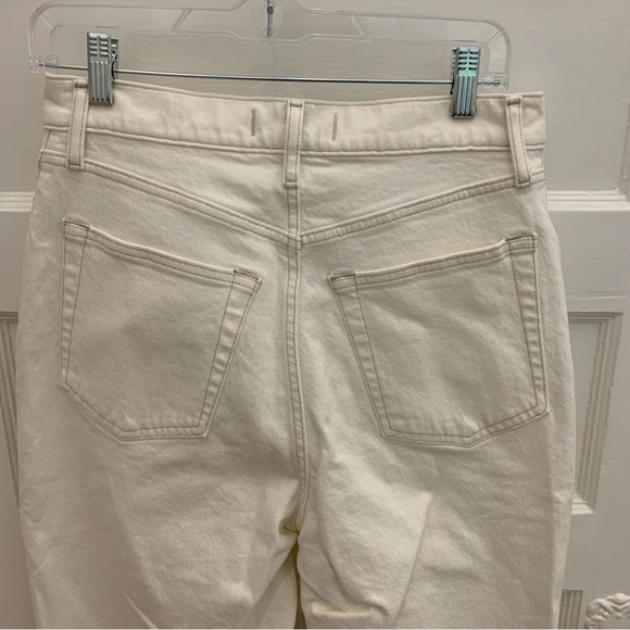 Abercrombie Cream / White 90s Curve Love Ultra High Rise Straight Jean, Size 30 - Picture 6 of 7